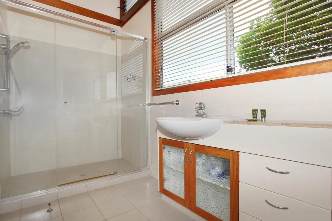 Holiday home 18 Northbeach Place, Mudjimba Beach - Pet Friendly, Linen Included, Wifi Villa