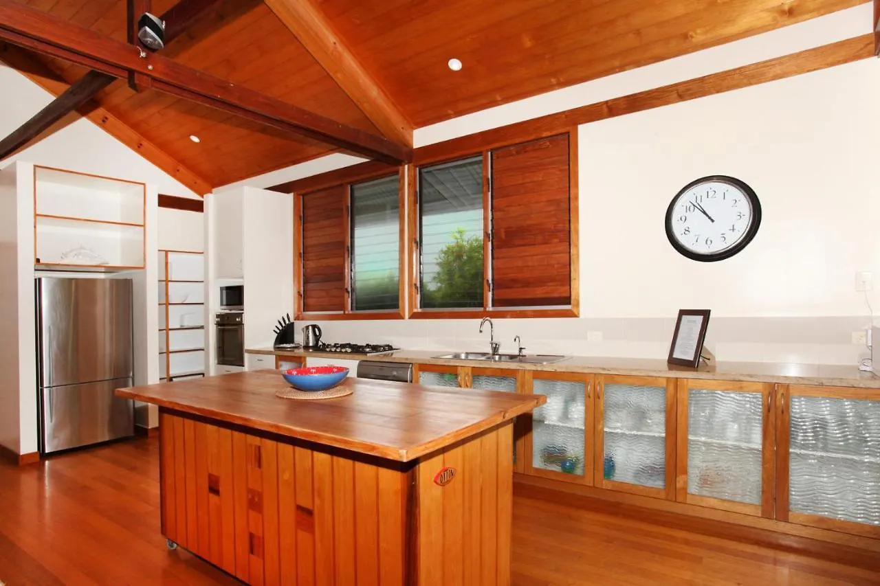 Holiday home 18 Northbeach Place, Mudjimba Beach - Pet Friendly, Linen Included, Wifi Villa Australia
